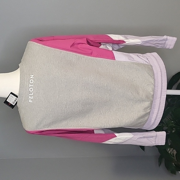 Peleton Chic Fabric Mix Gray Pink Purple Pullover Sweatshirt Windbreaker Size S - Picture 3 of 8